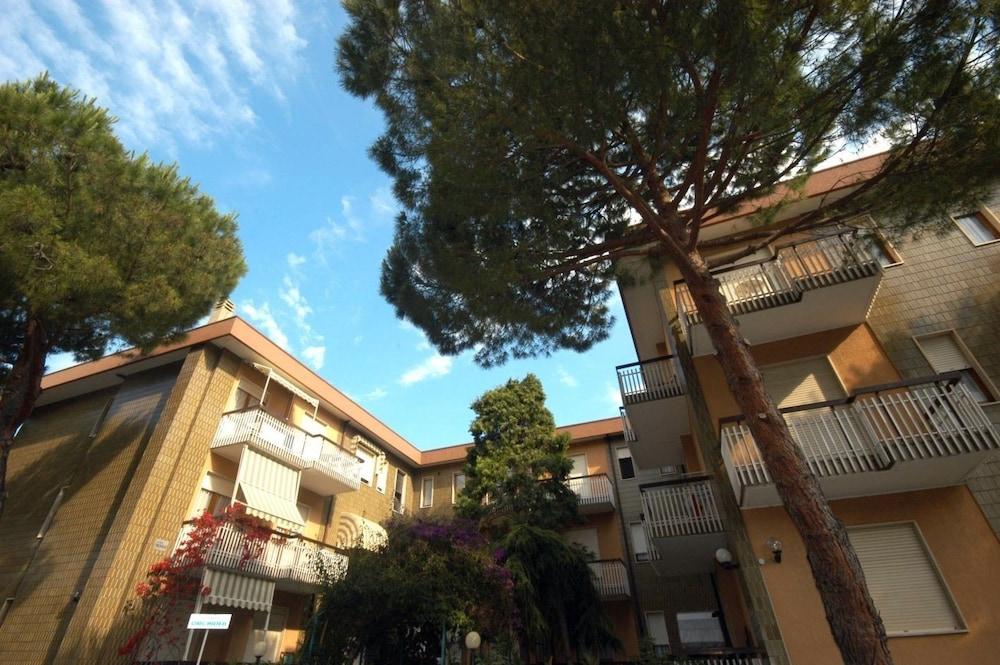 Residence Orchidea Diano Marina Kültér fotó
