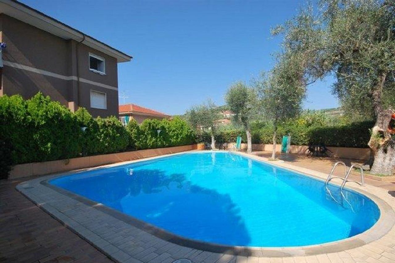 Residence Orchidea Diano Marina Kültér fotó
